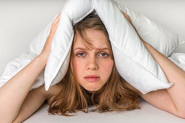 神經(jīng)緊繃睡不好，那你是缺這個了